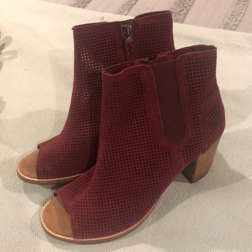 Toms Maroon Suede Booties